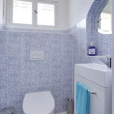 La Petite Moujonne In By Interhome Casa vacanze Le Lavandou