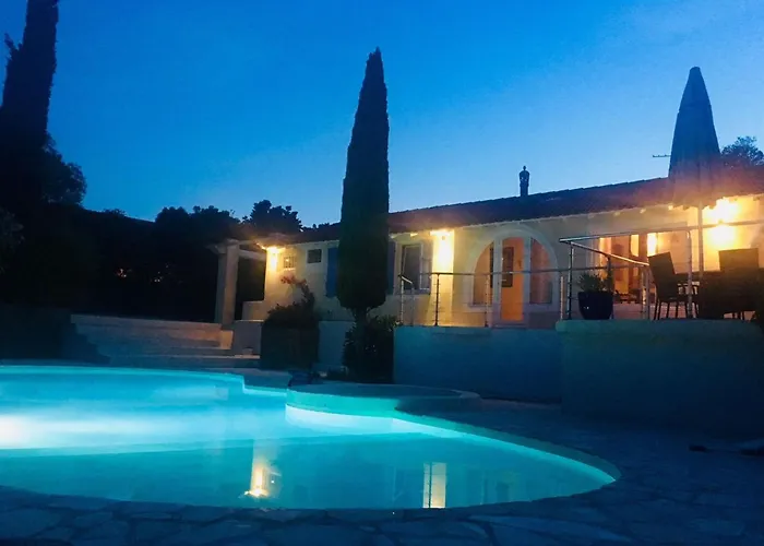La Petite Moujonne In By Interhome Hébergement de vacances Le Lavandou